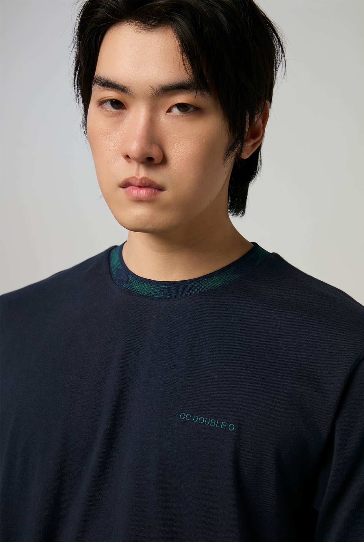 NECK CONTRAST LOGO TEE