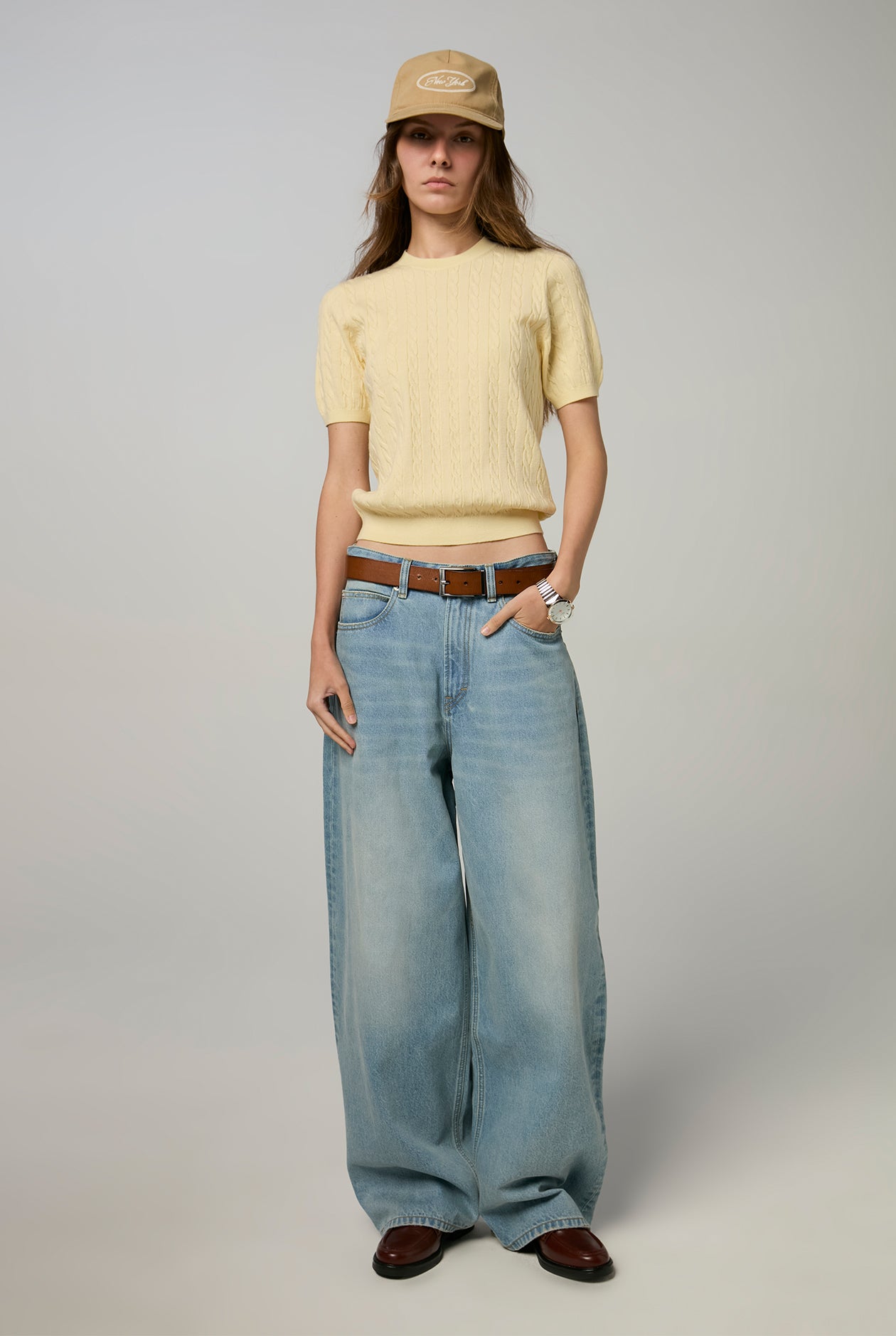 LOW-RISE SUPER BAGGY JEANS