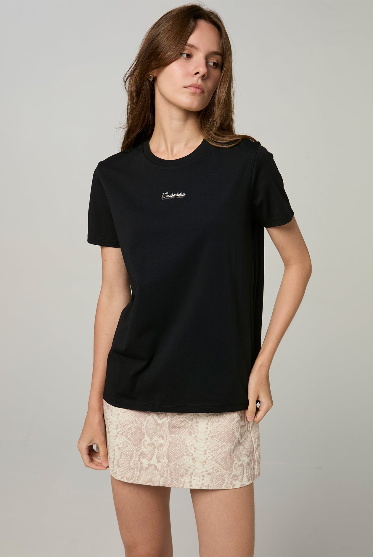 OVERLAP LOGO ROUND NECK TEE