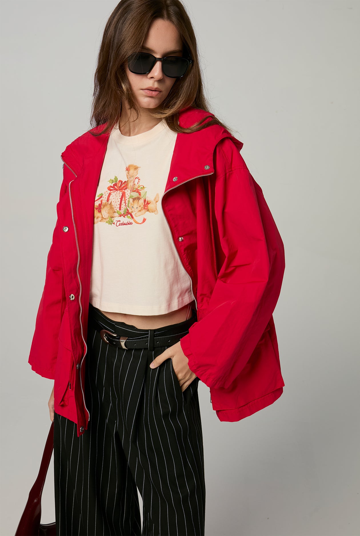 CHRISTMAS CAT GRAPHIC CROP TEE