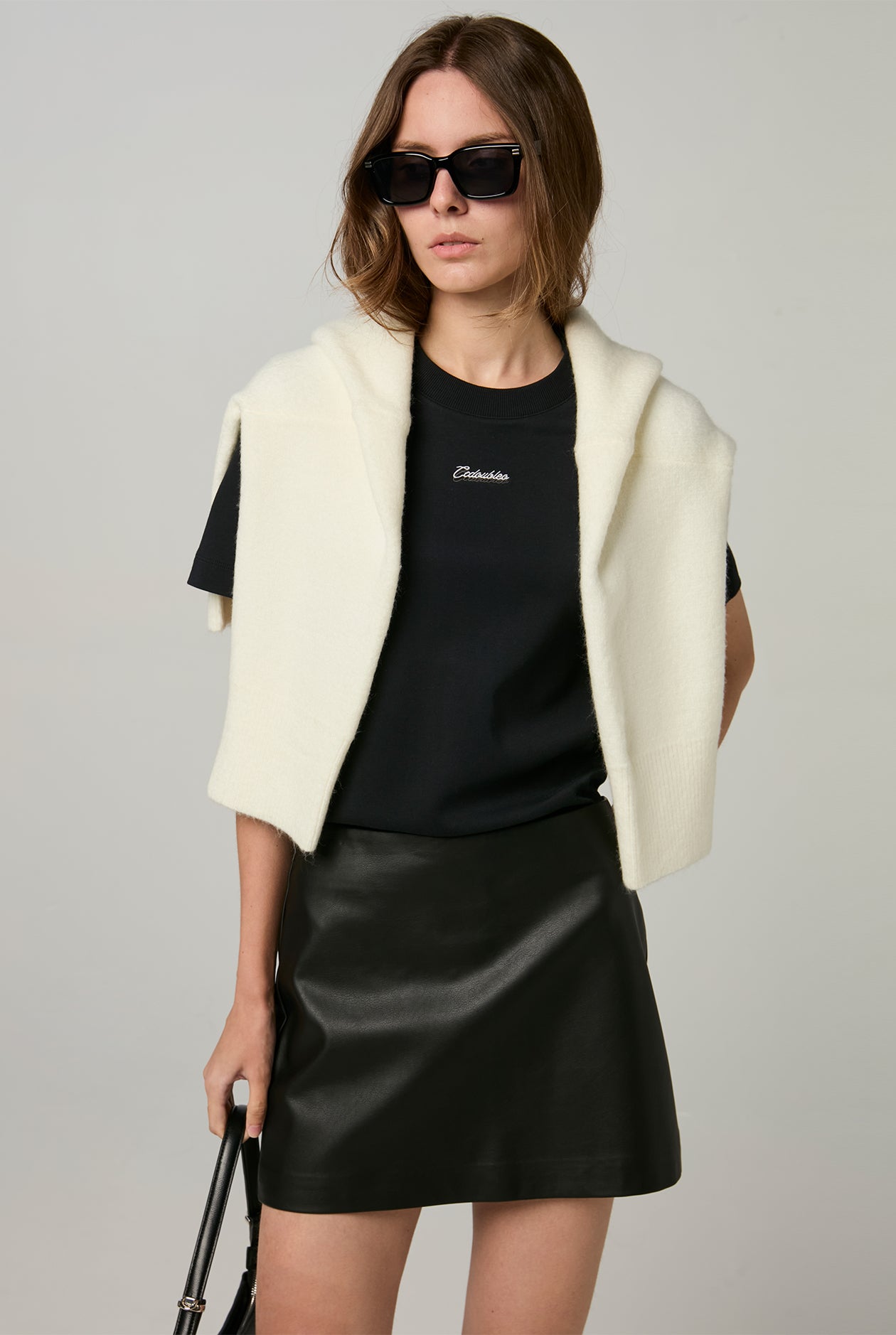 OVERLAP LOGO BOXY TEE