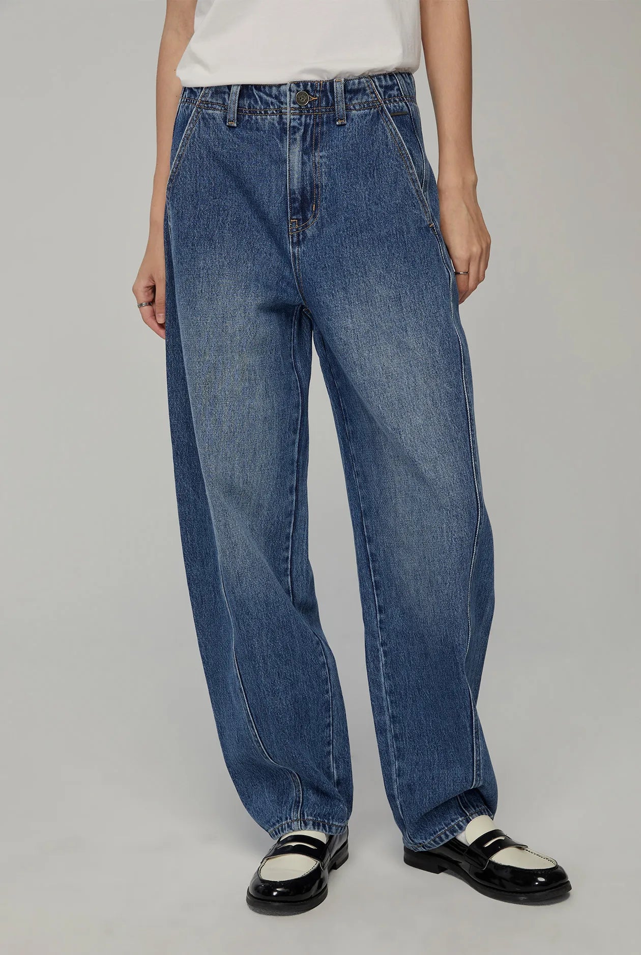 MID RISE BARREL JEANS