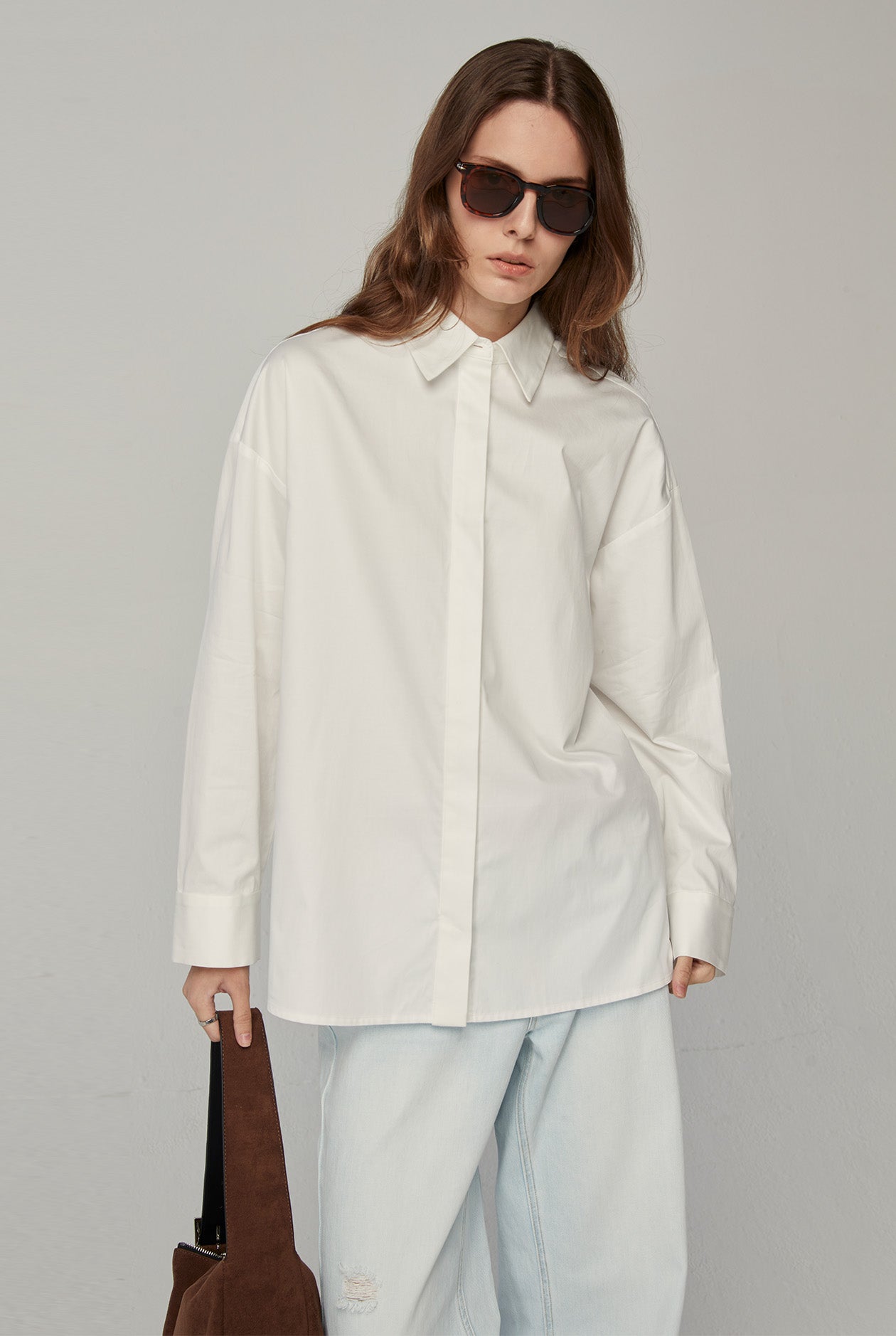 OVERSIZED SHIRT WITH LACE BACK