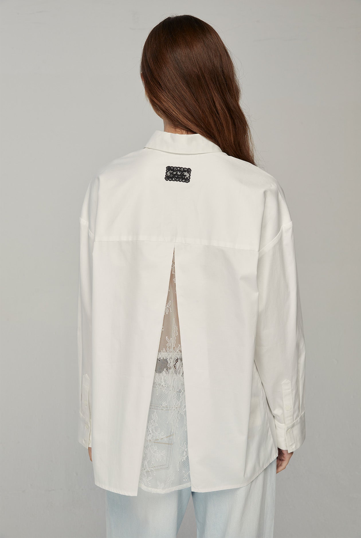OVERSIZED SHIRT WITH LACE BACK