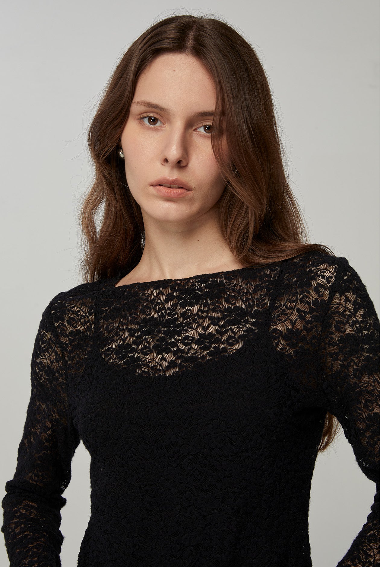 LONG SLEEVE LACE TOP