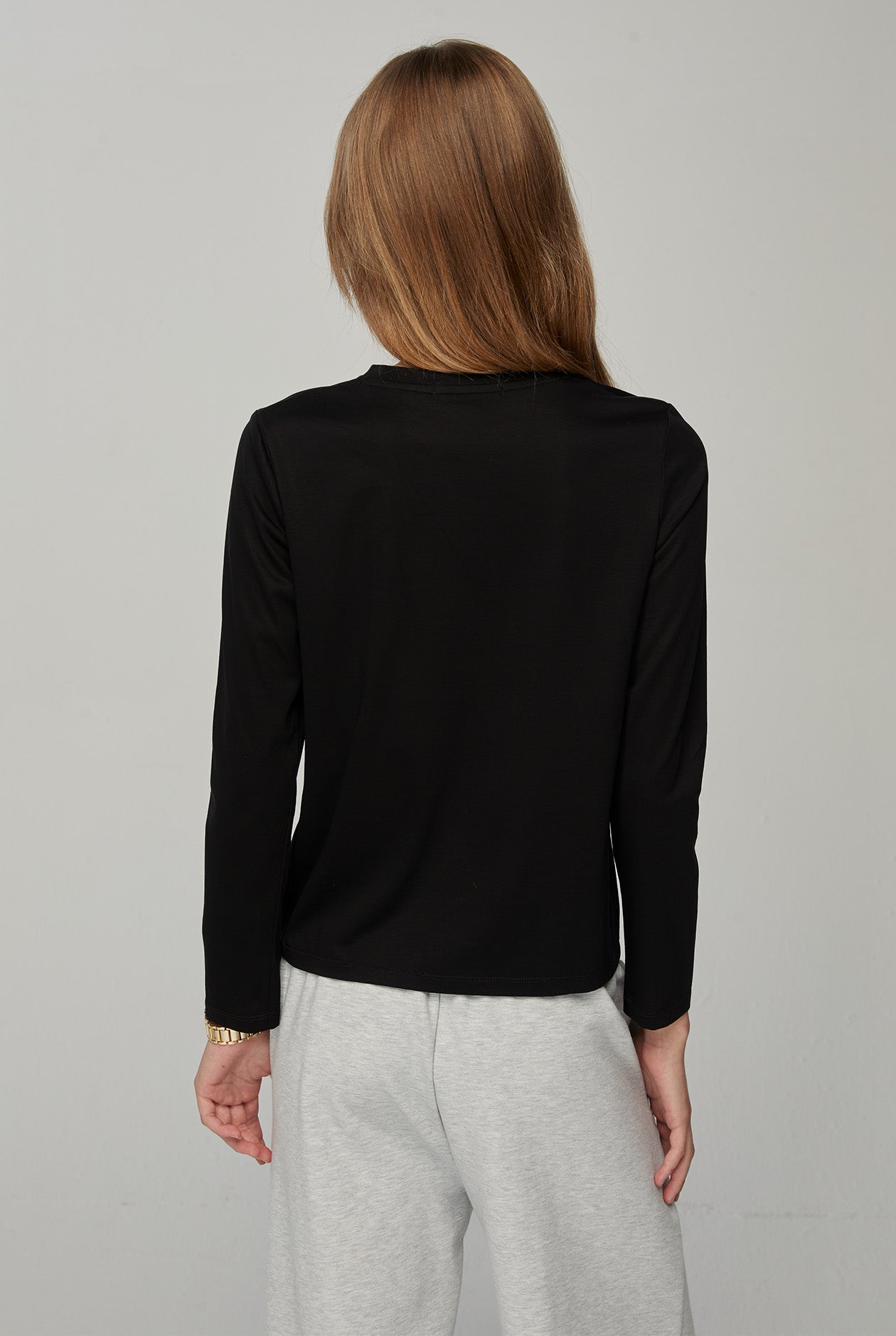 LONG SLEEVE ROUND NECK T-SHIRT