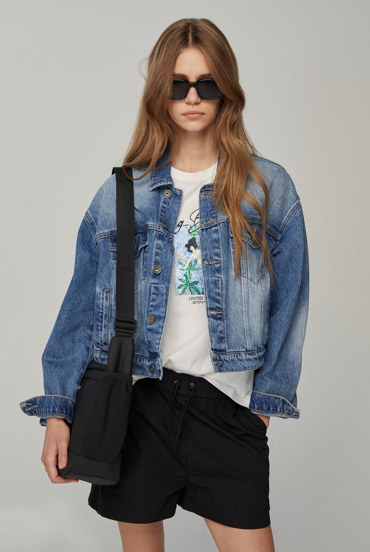 LONG BEACH OVERSIZED GRAPHIC TEE