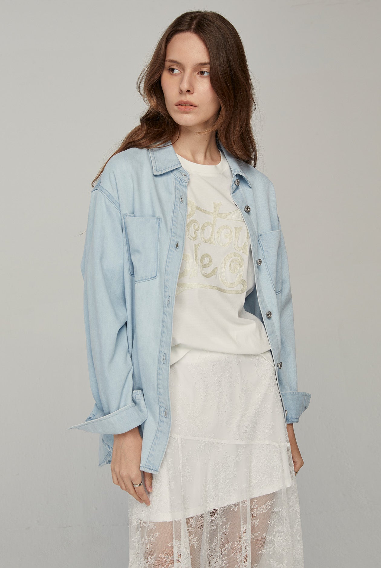 OVERSIZED LOGO GRAPHIC TEE