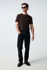 BLACK WASH STRAIGHT FIT JEANS