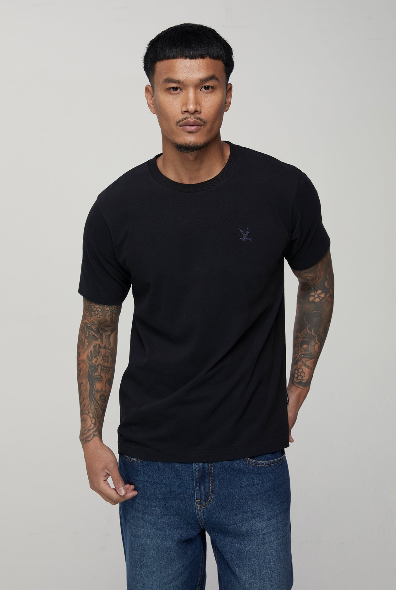ON TONE BIRD LOGO SIGNATURE TEE
