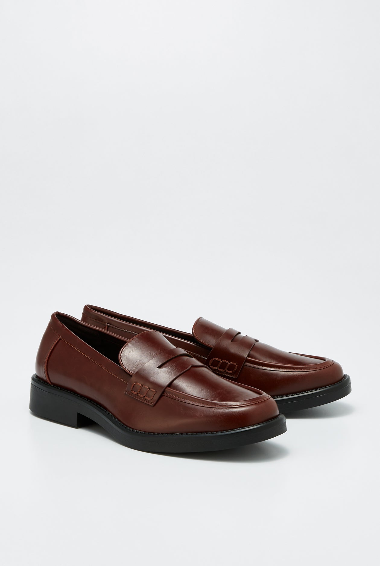 CLASSIC LOAFER SHOES