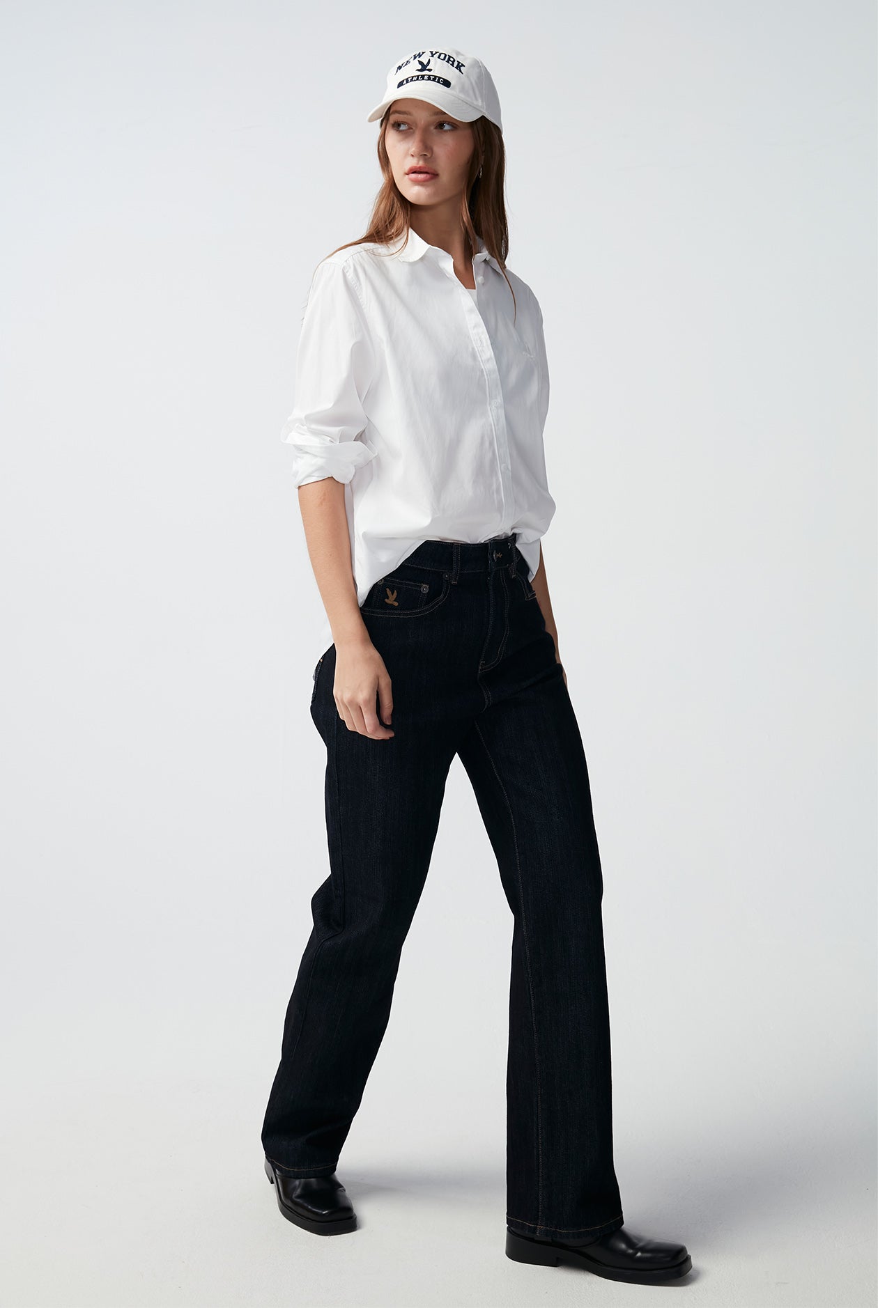STRAIGHT LEG JEANS