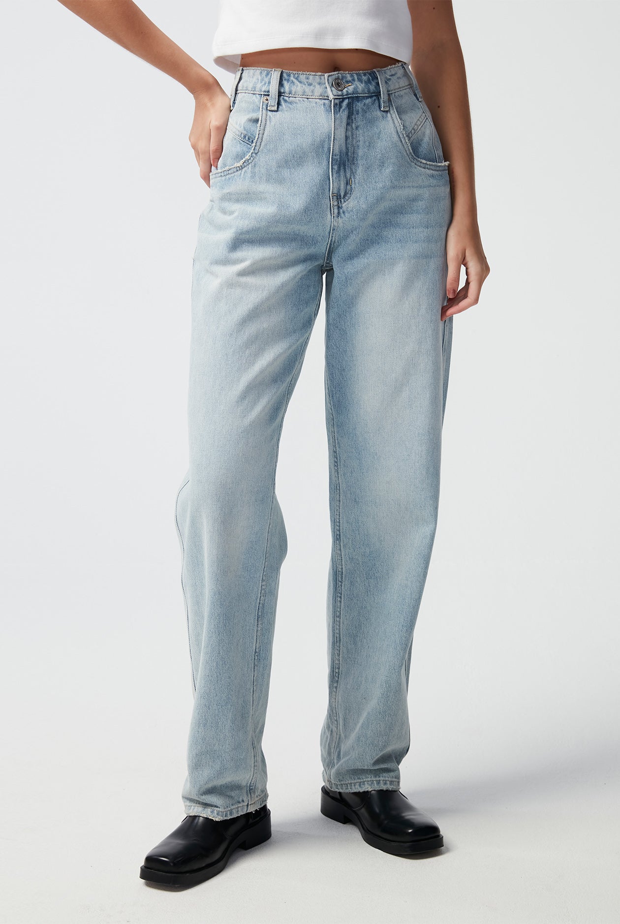 BALLOON FIT JEANS
