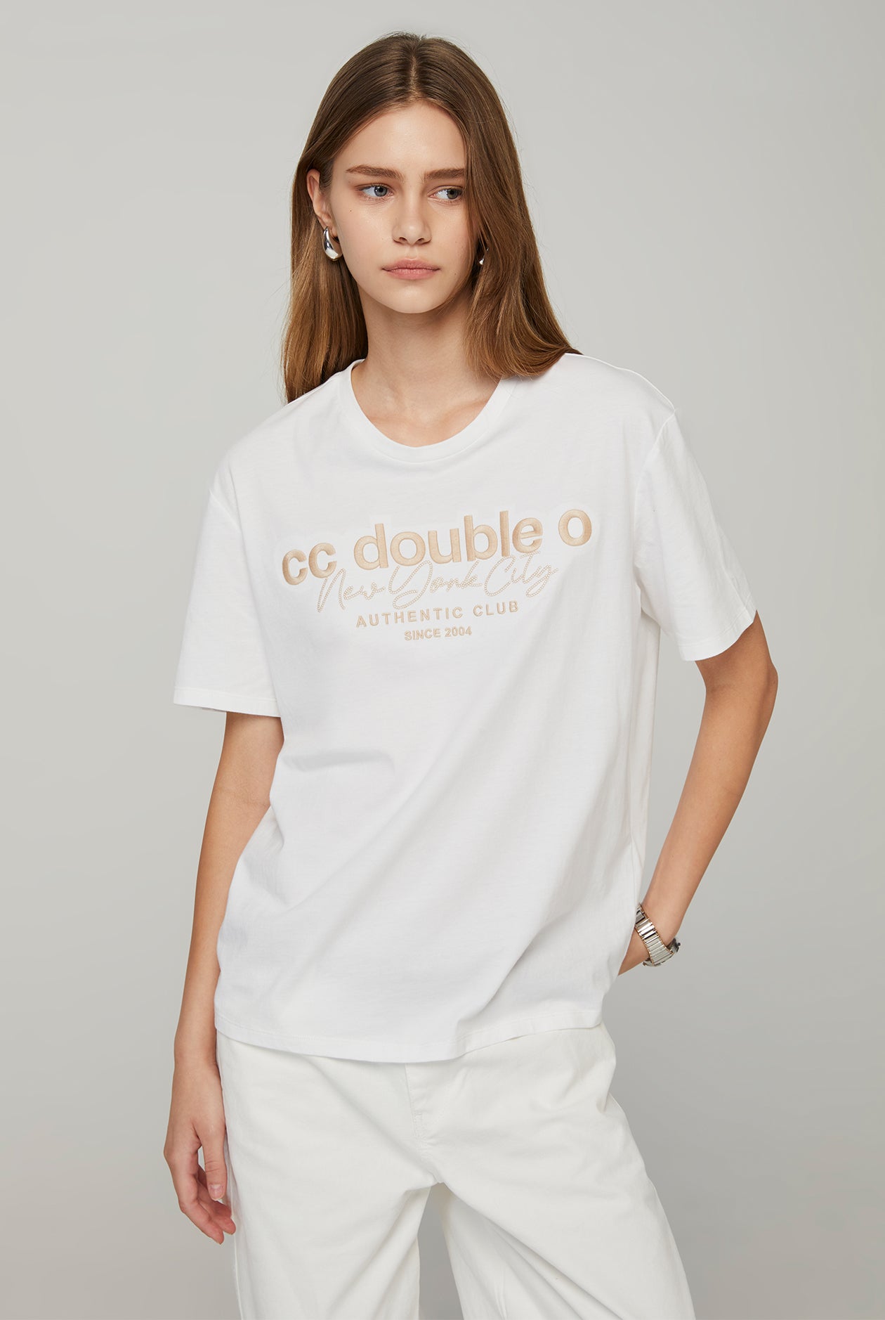 EMBROIDERED OVERSIZED TEE