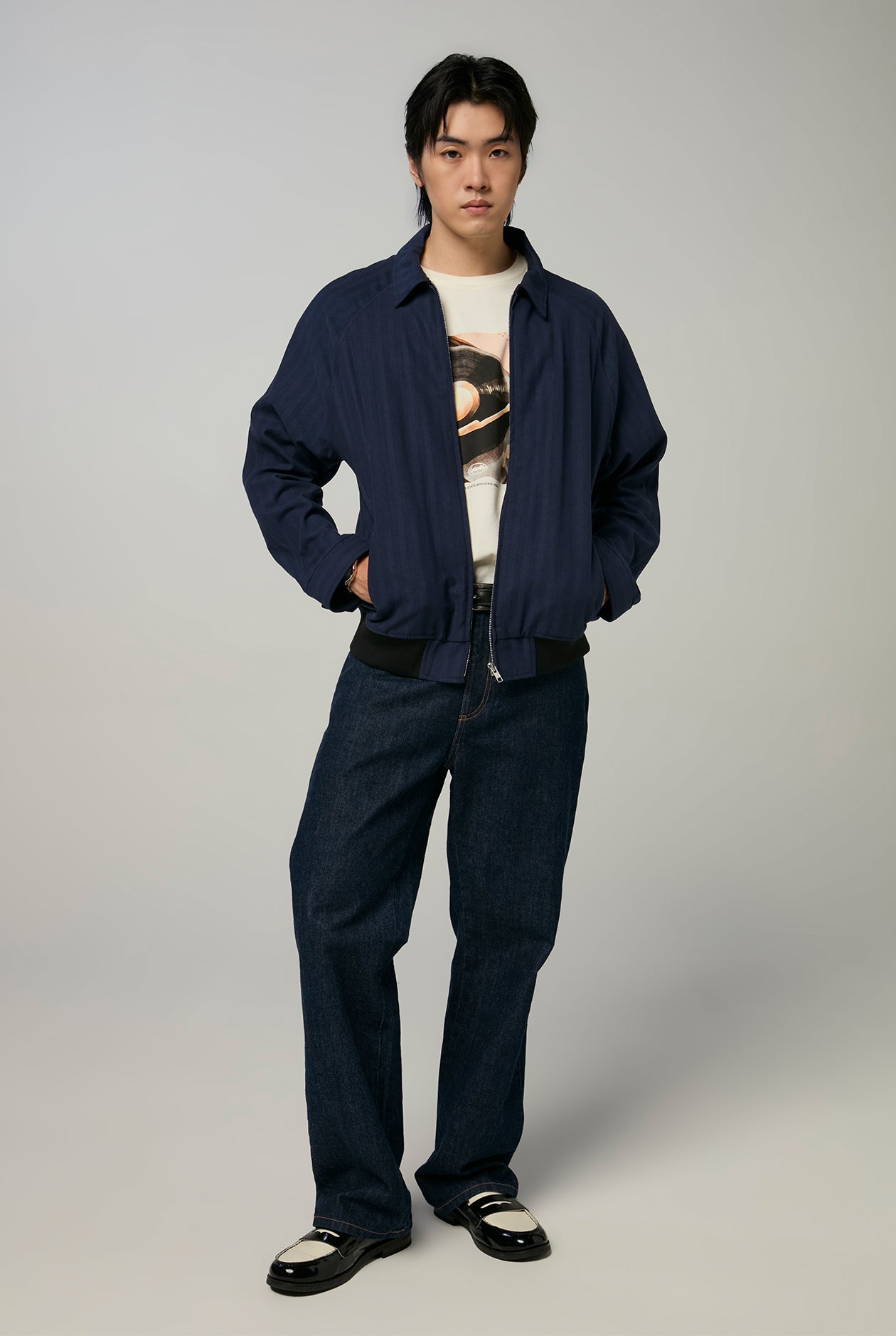 RETRO RECORD PLAYER GRAPHIC TEE