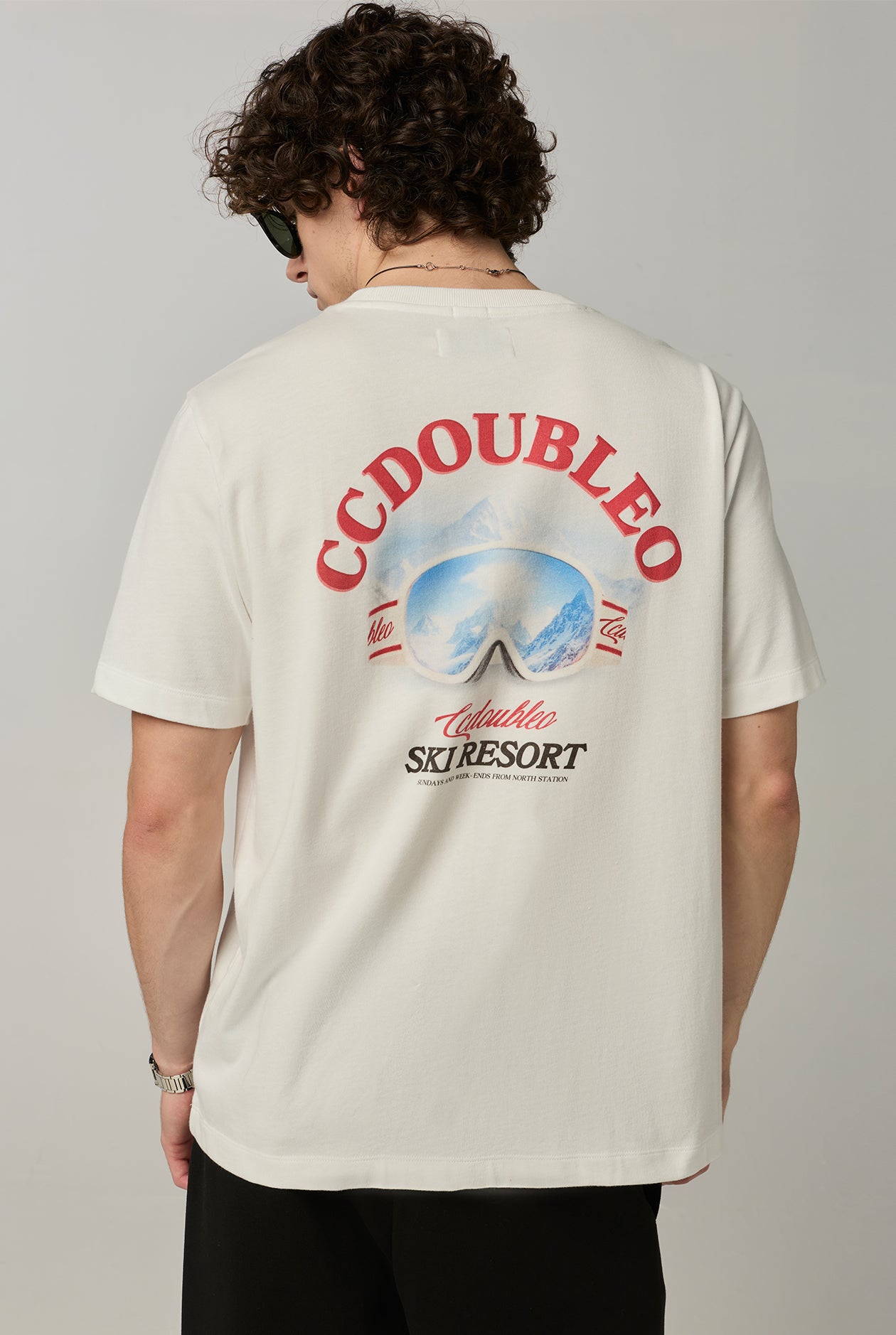 SKI RESORT GRAPHIC TEE