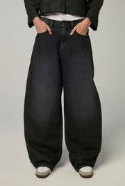 SUPER BAGGY LOW-RISE JEANS