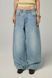 LOW-RISE SUPER BAGGY JEANS