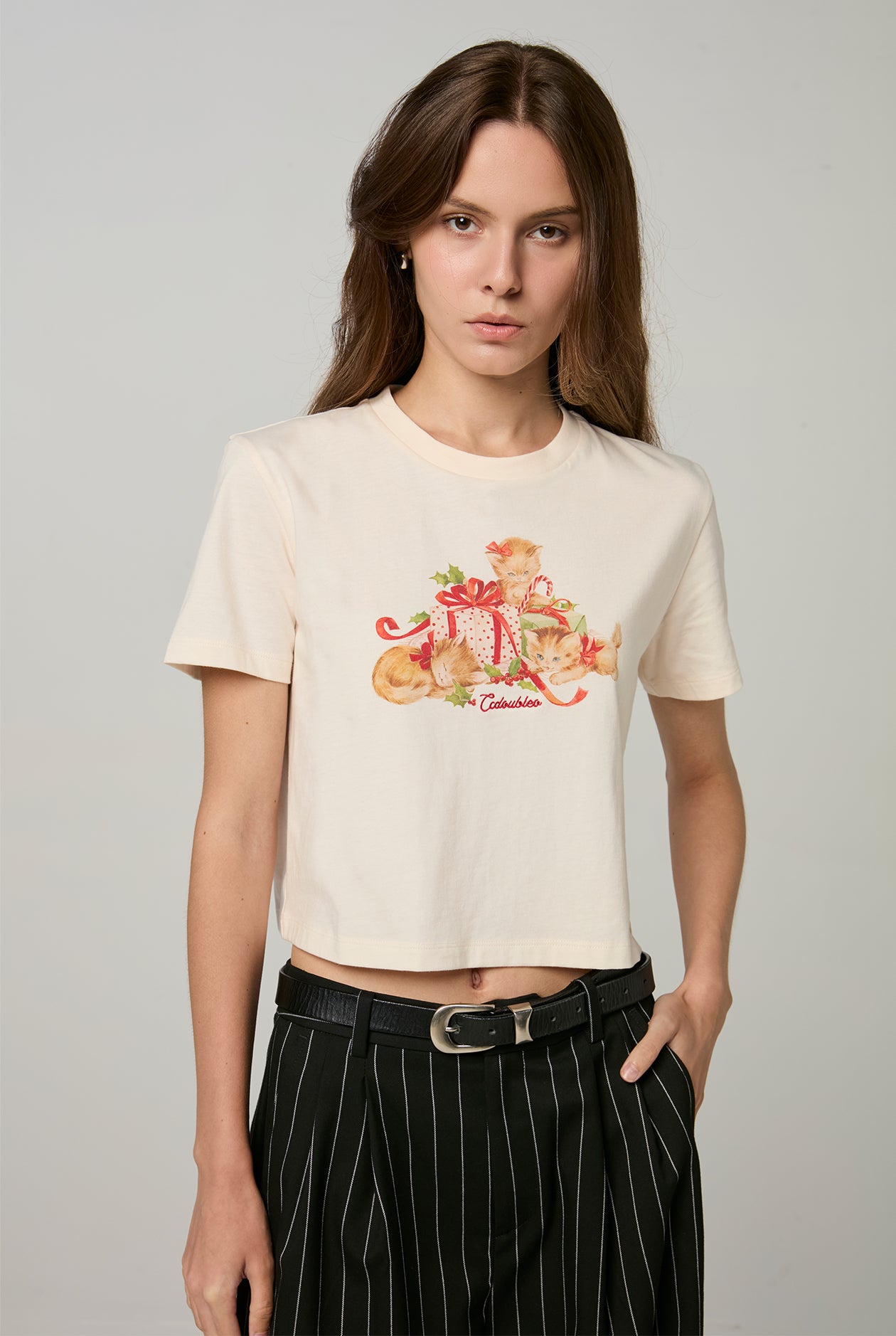 CHRISTMAS CAT GRAPHIC CROP TEE