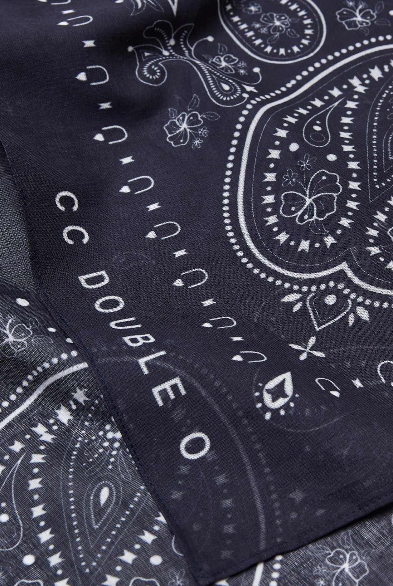 PAISLEY PRINT SQUARE SCARF