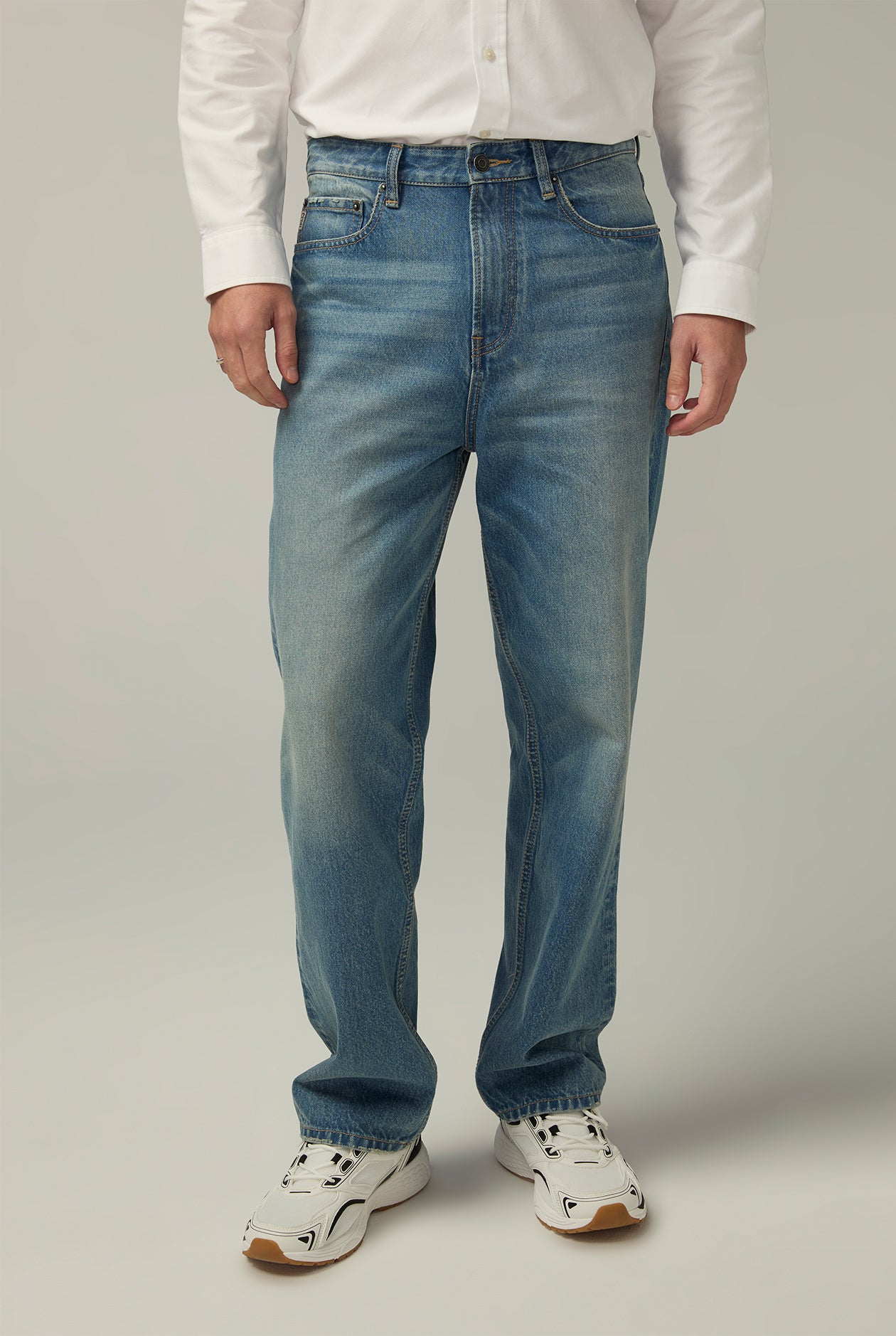 BLUE WASH LOOSE JEANS Light Blue / 38