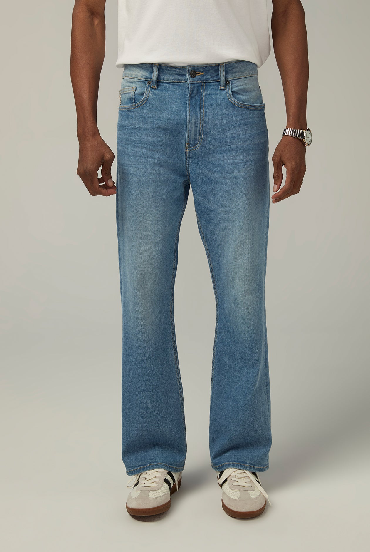 DESTROYED BLUE WASH BOOT CUT JEANS Light Blue / 38