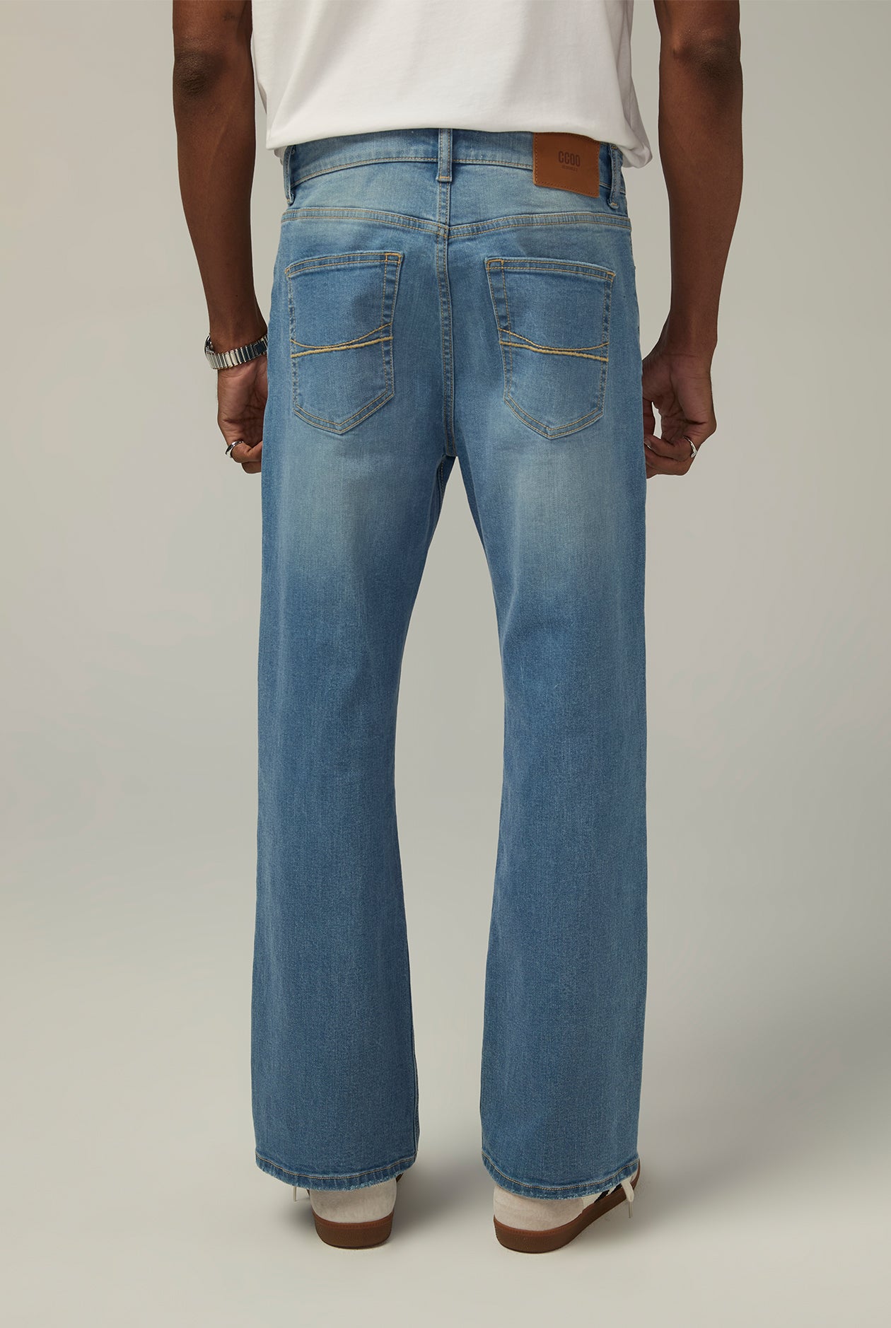 DESTROYED BLUE WASH BOOT CUT JEANS Light Blue / 38