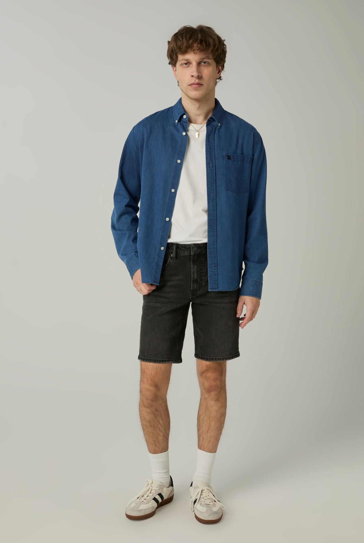 DESTROYED BLACK WASH SLIM DENIM SHORTS Black / 38