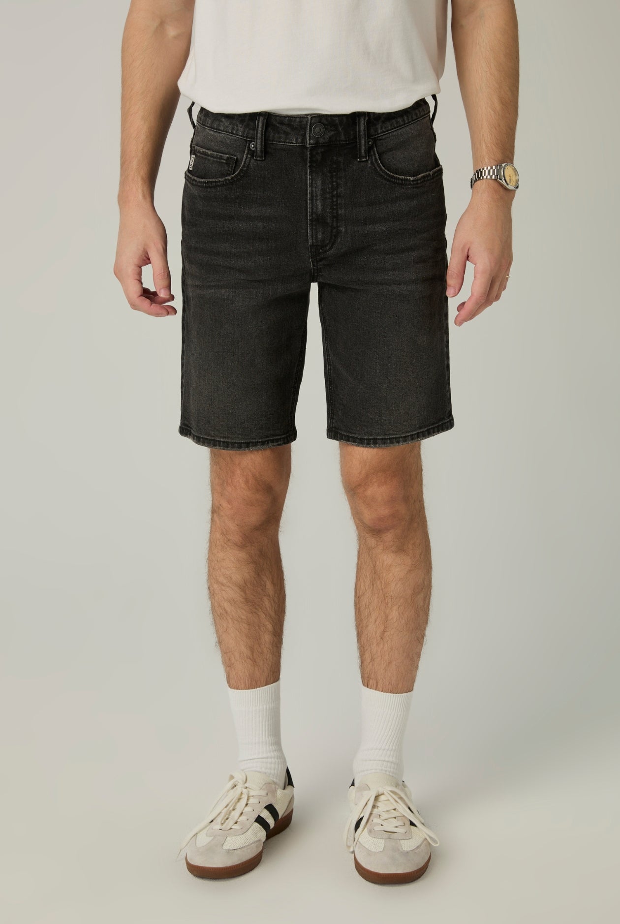 DESTROYED BLACK WASH SLIM DENIM SHORTS Black / 38