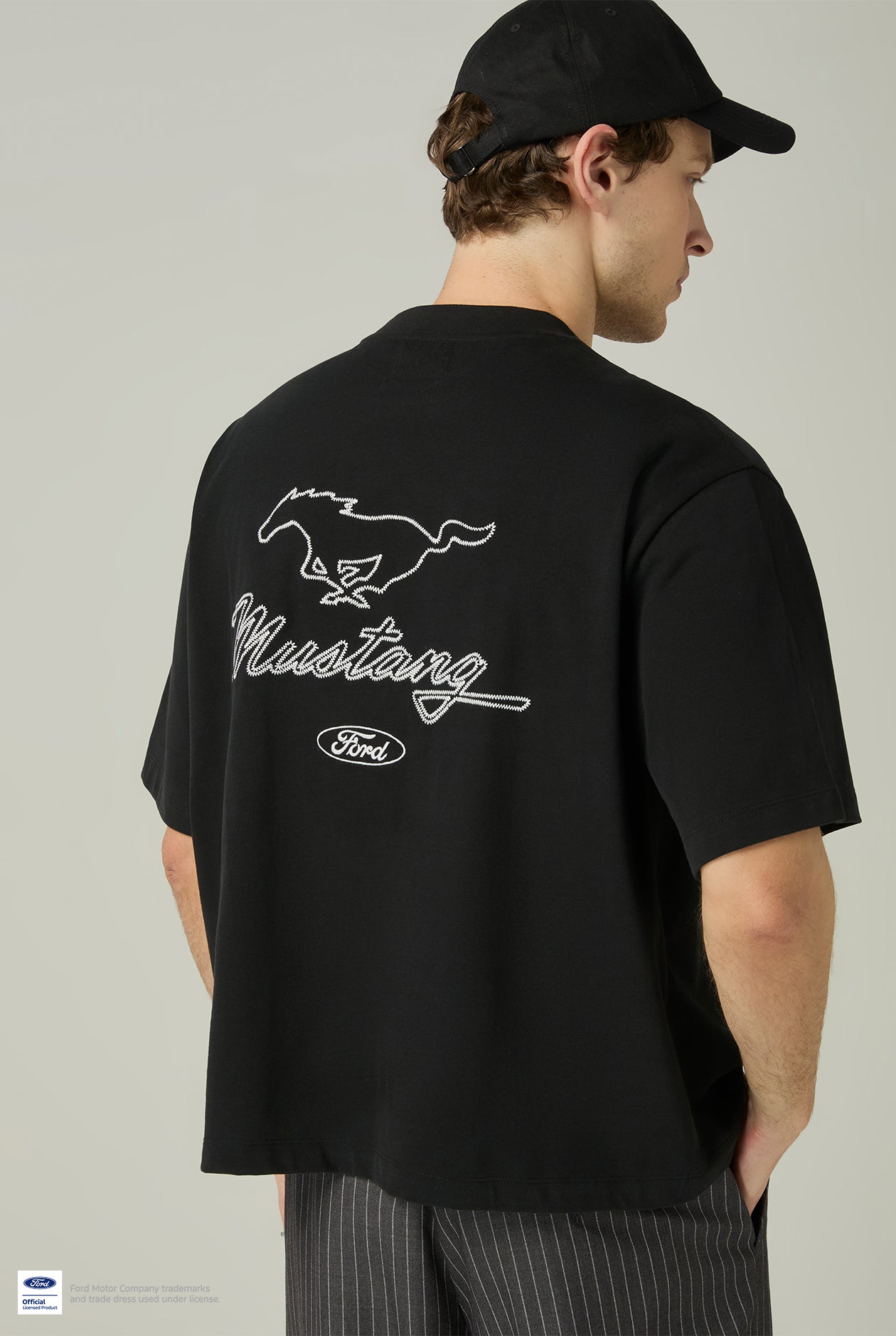 FORD MUSTANG LOGO EMBROIDERED BOXY FIT TEE