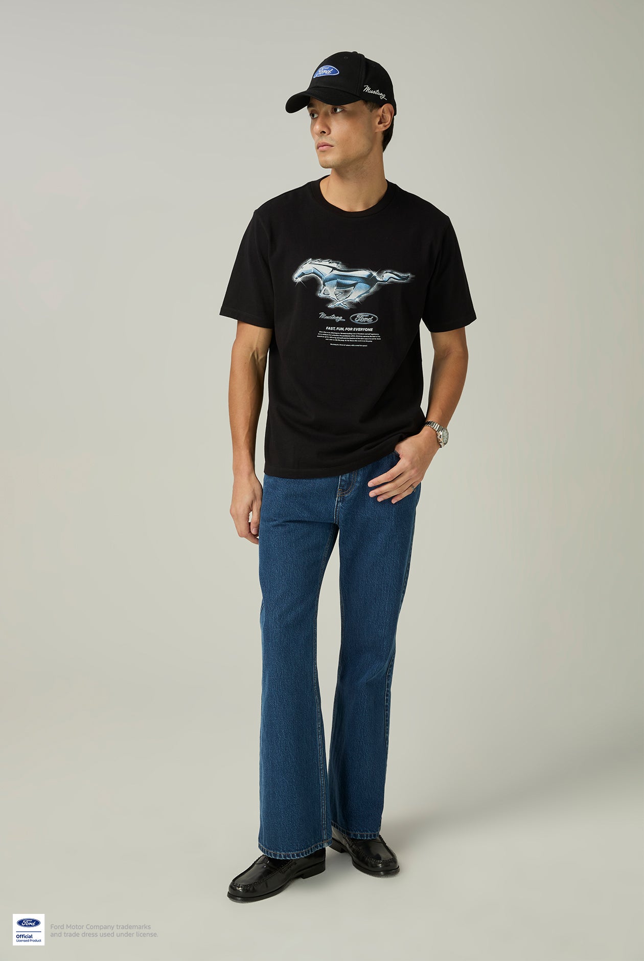 FORD MUSTANG LOGO GRAPHIC TEE