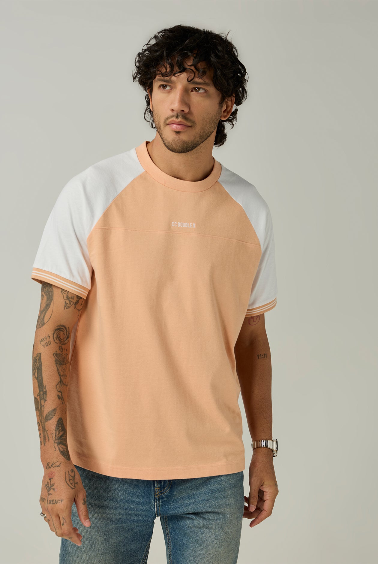 RELAXED-FIT RAGLAN TEE