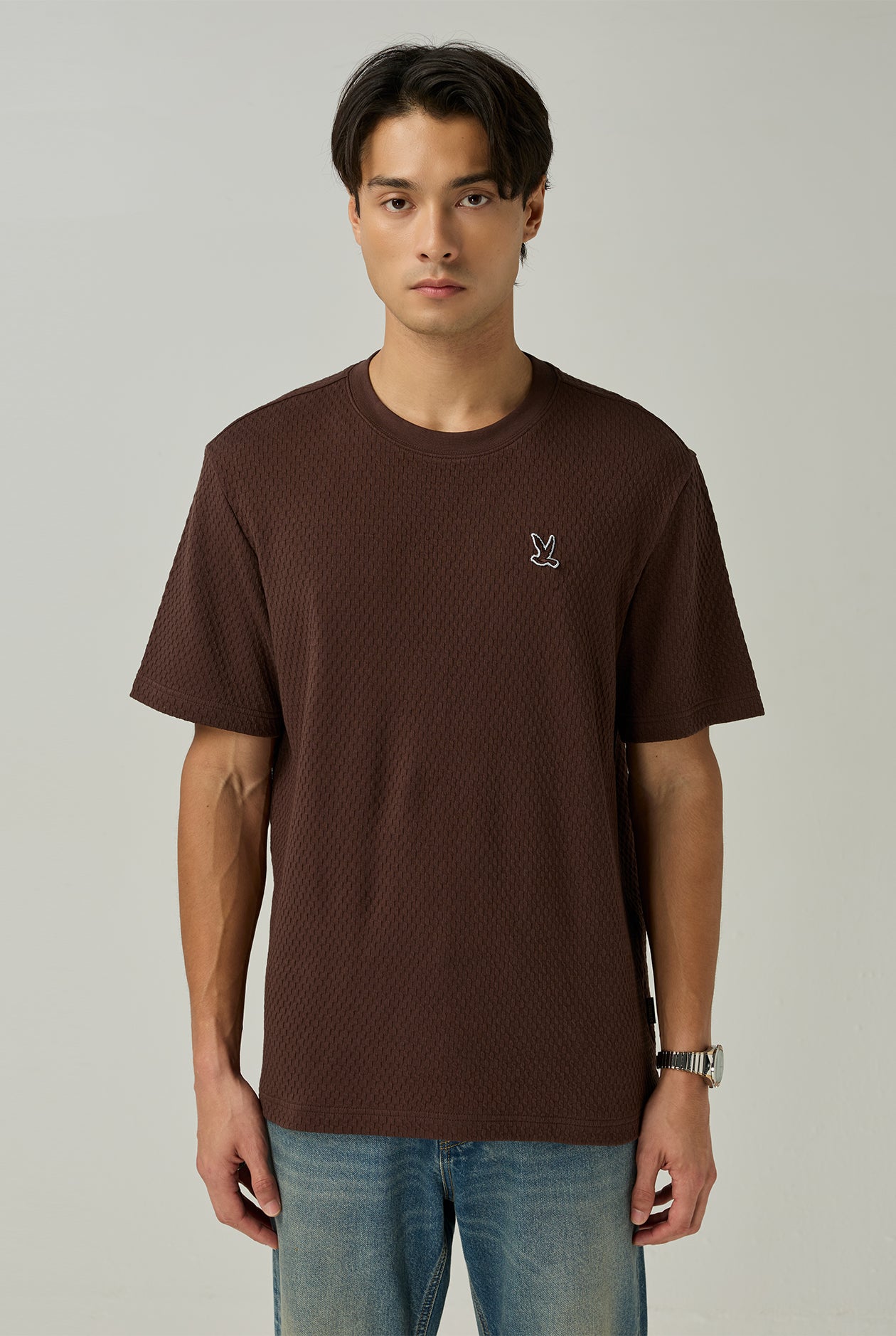 TEXTURED WITH LOGO EMBROIDERY TEE
