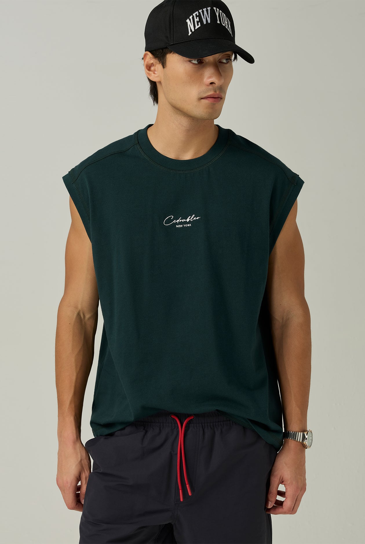 SLEEVELESS LOGO TEE