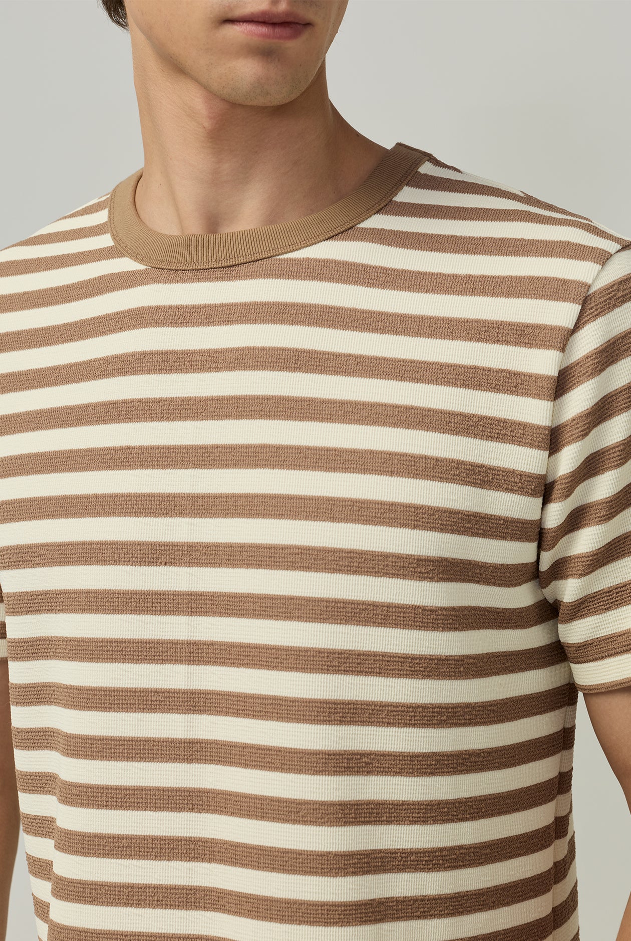 STRIPED ROUND NECK TEE