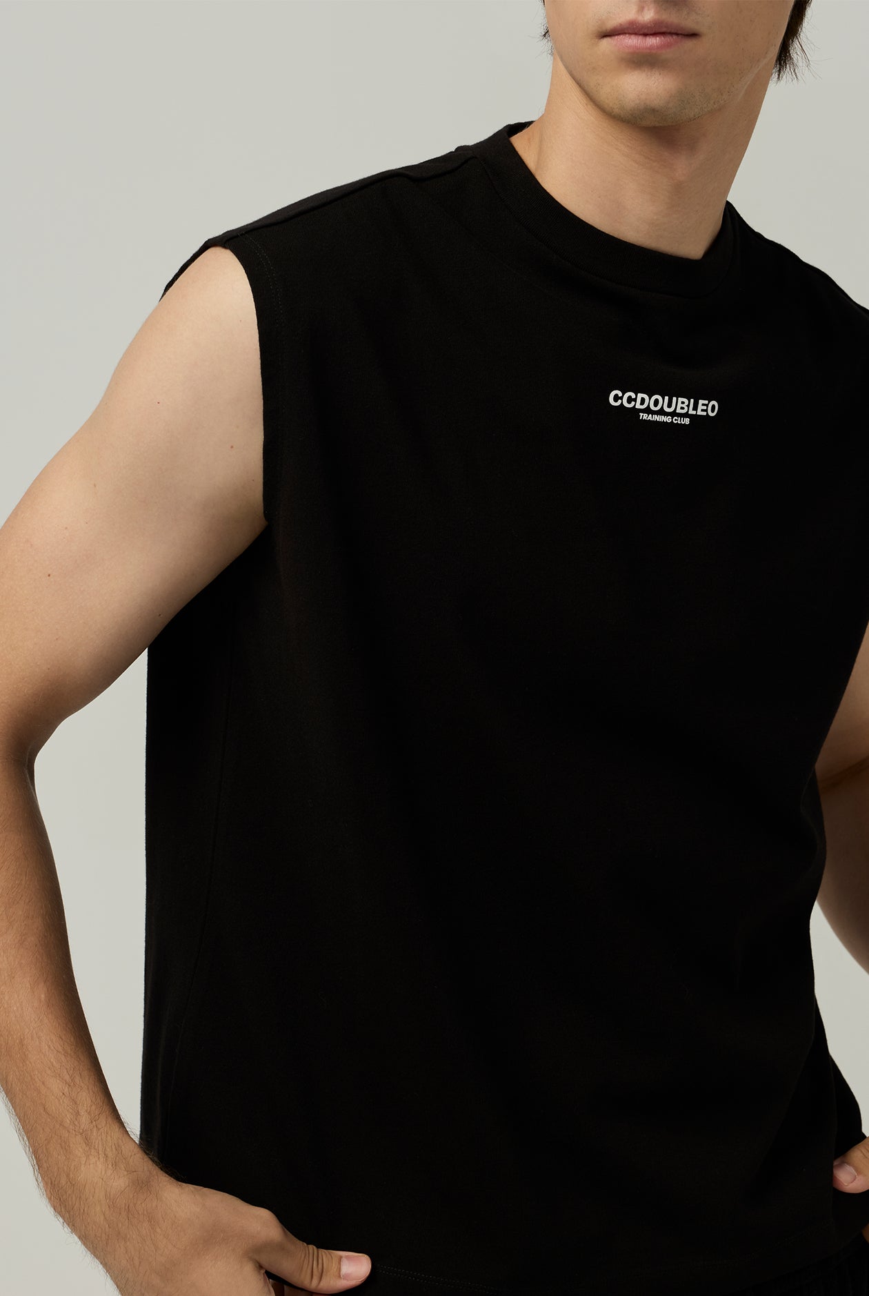 TRAINING GRAPHIC SLEEVELESS TEE