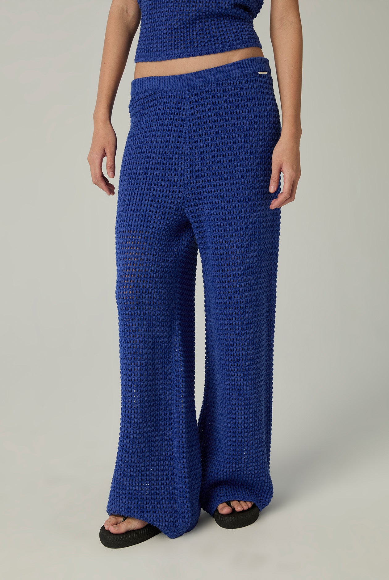 CROCHETED ANKLE PANTS