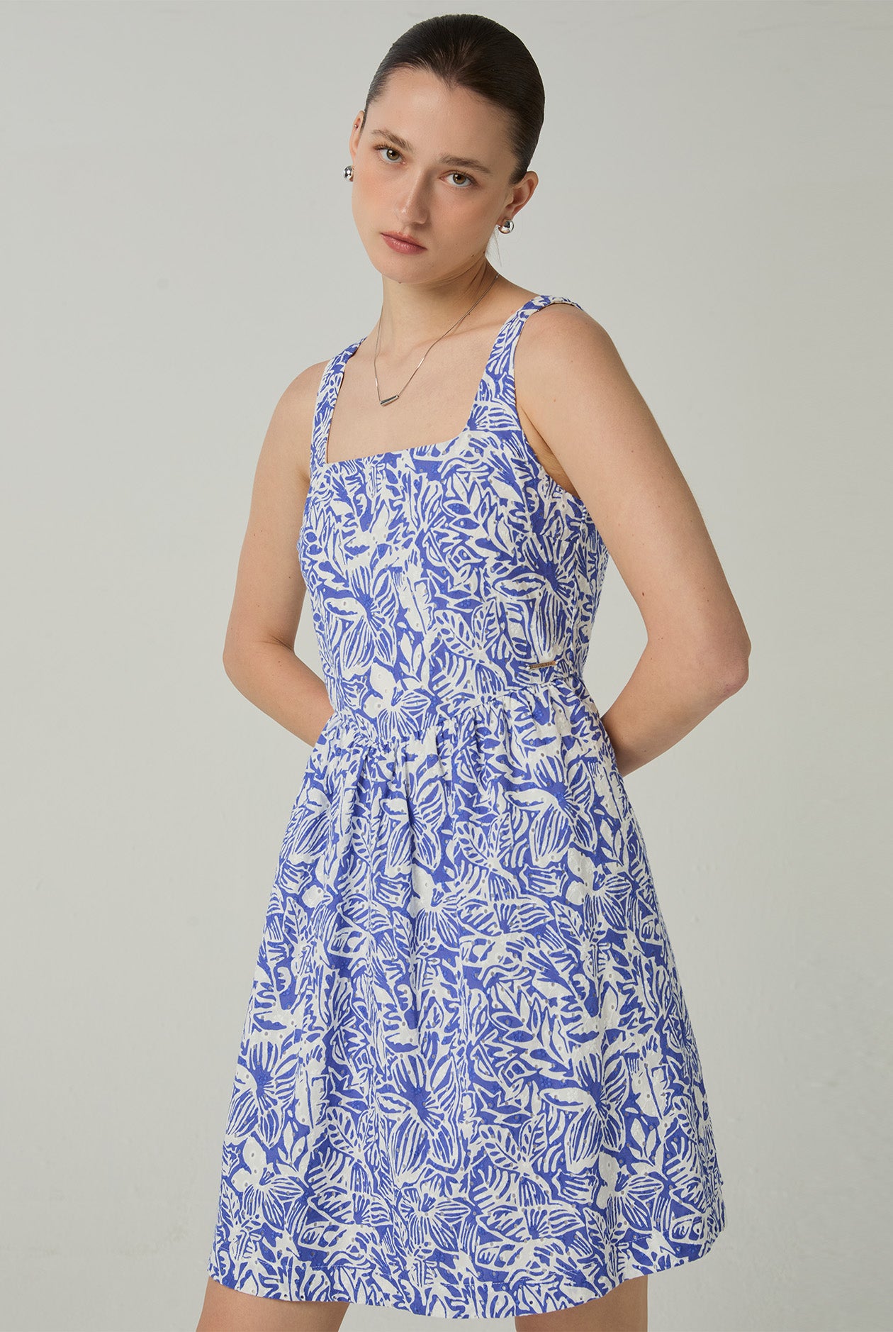 PRINTED EMBROIDERED EYELET DRESS