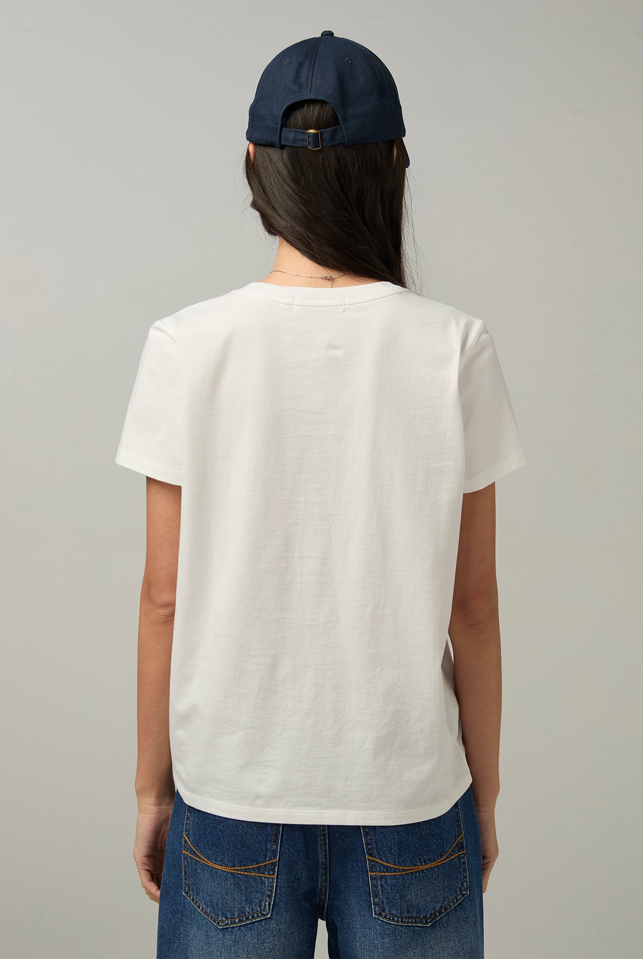 V-NECK BIRD LOGO TEE