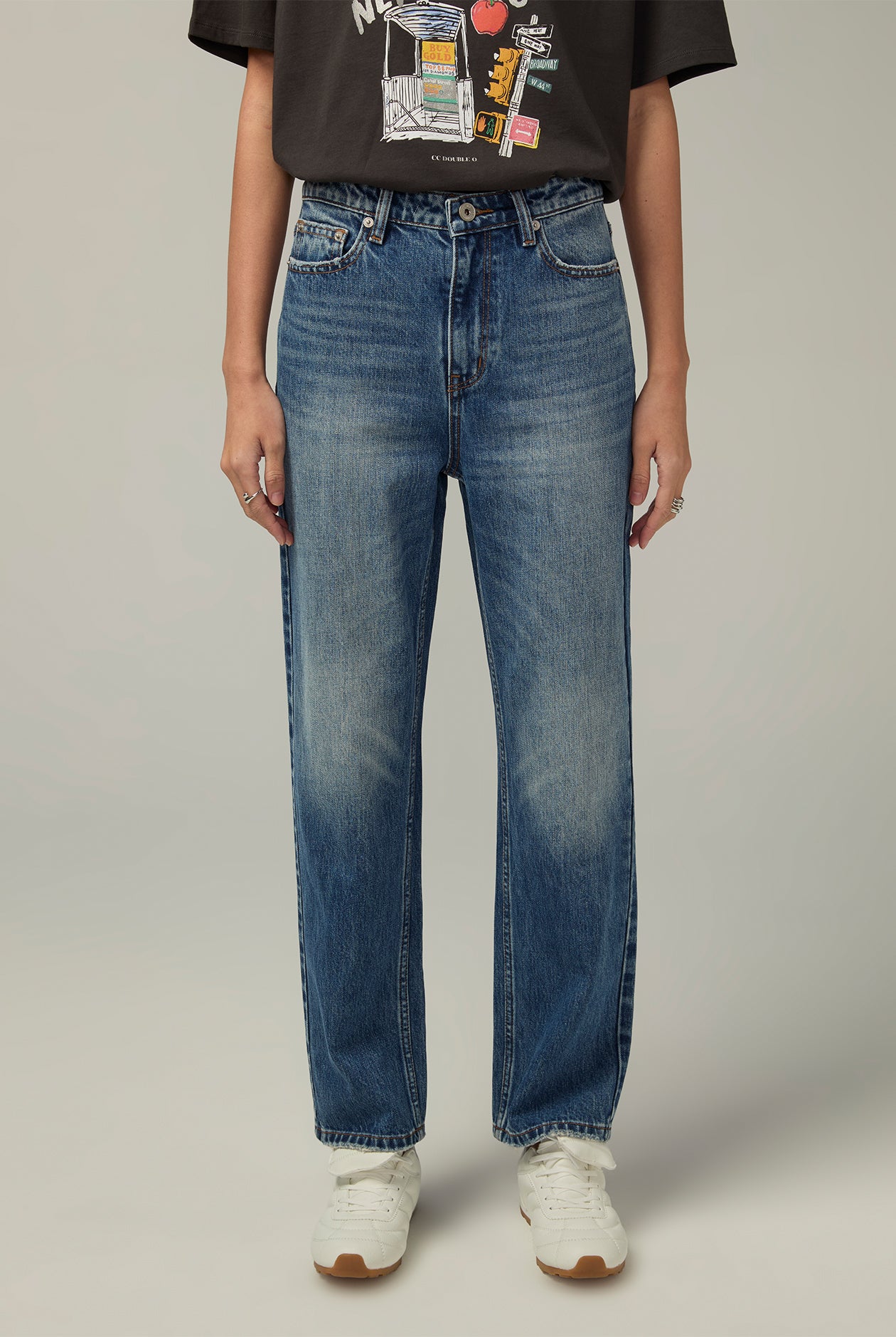 LIGHT BLUE WASH STRAIGHT LEG JEANS Blue / 30