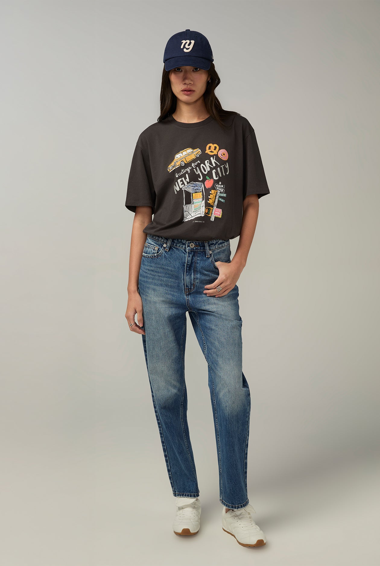 LIGHT BLUE WASH STRAIGHT LEG JEANS Blue / 30