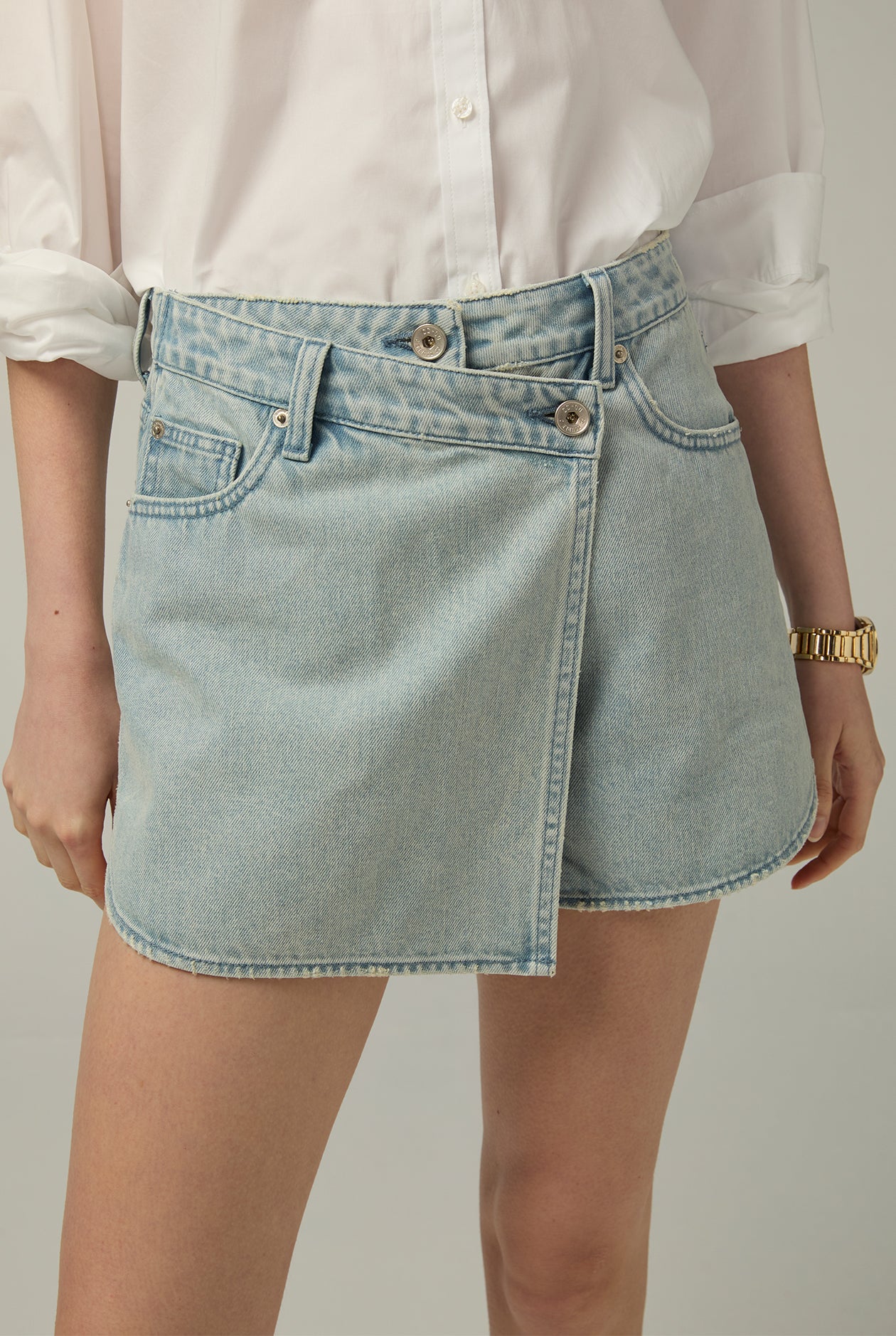 ROUNDED EDGES MINI SKIRT Light Blue / 30