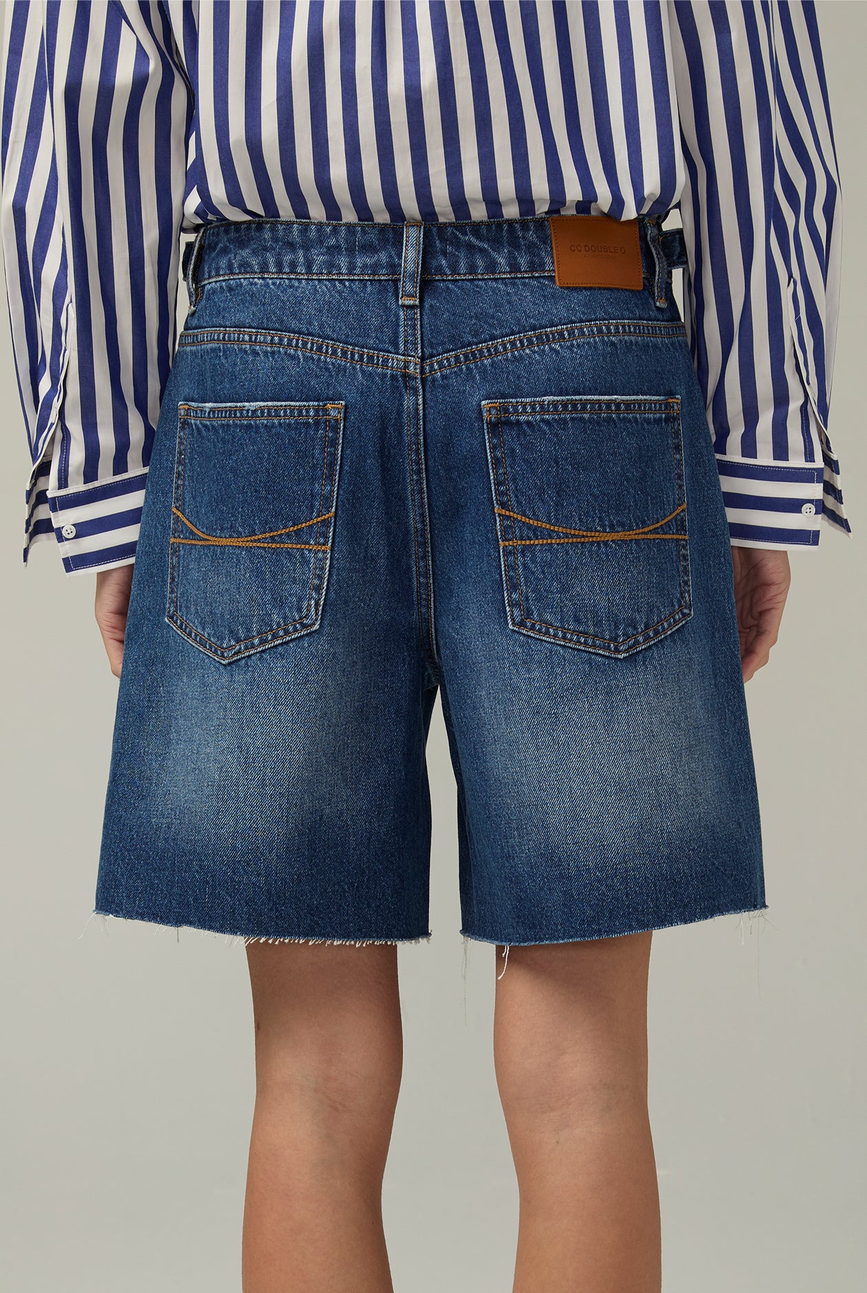 LIGHT BLUE WASH DENIM SHORTS Blue / 30