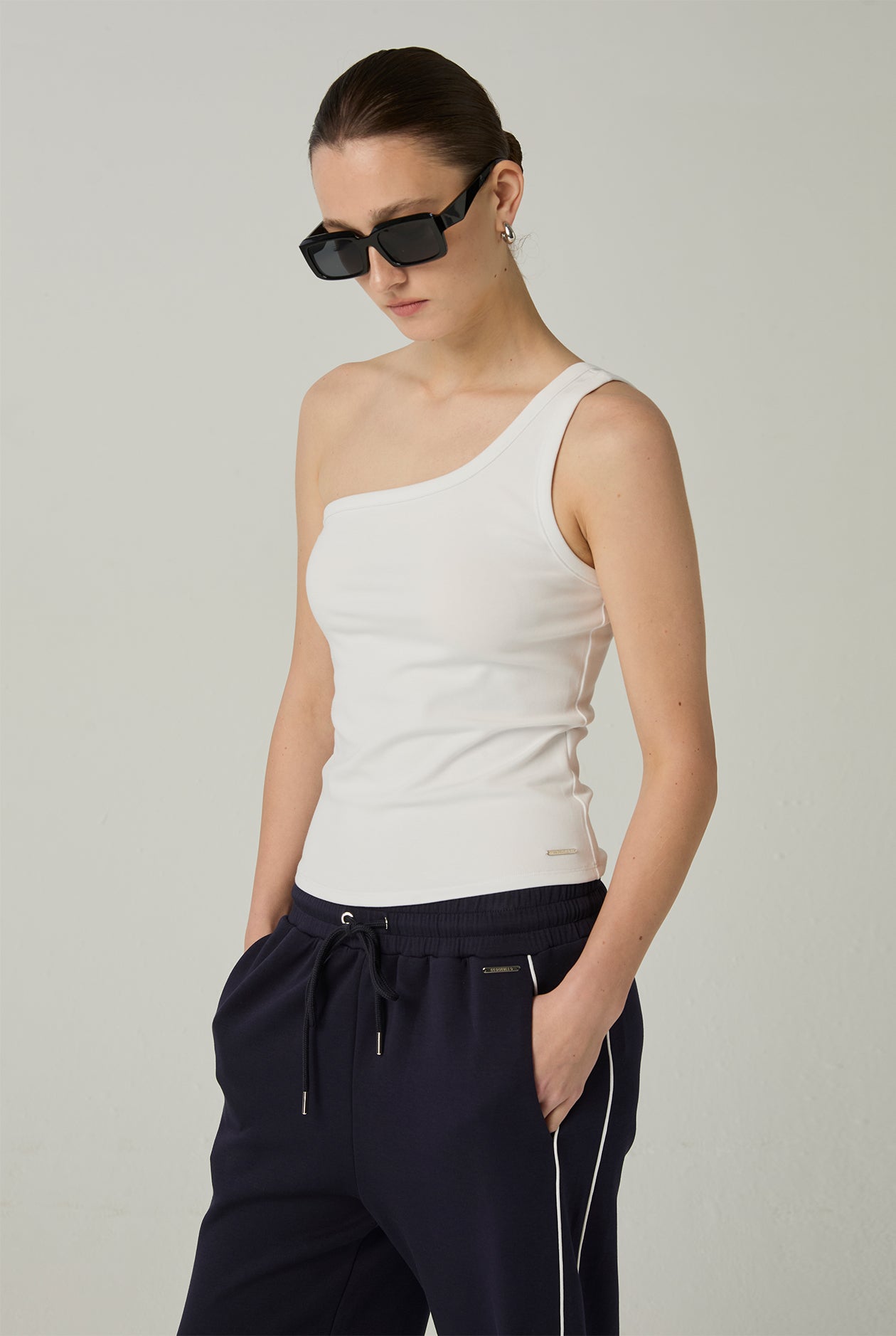 ONE-SHOULDER TANK TOP - CC Double O Official Store