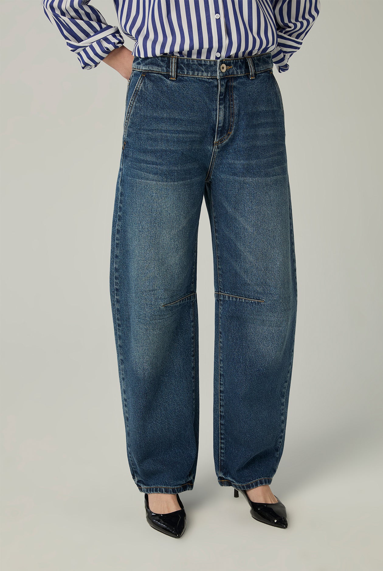 CLASSIC BARREL JEANS