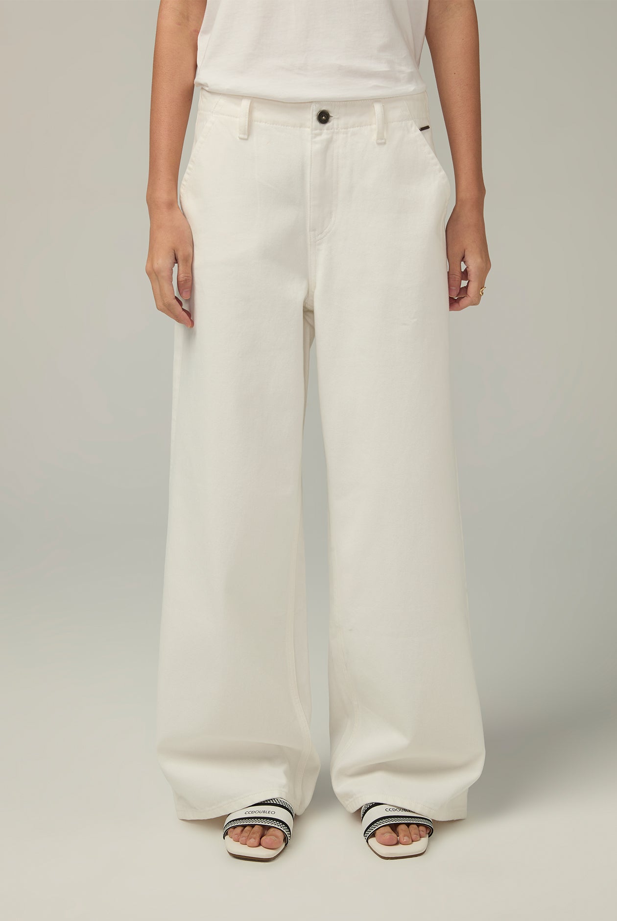 OBLIQUE POCKETS TAILOR JEANS