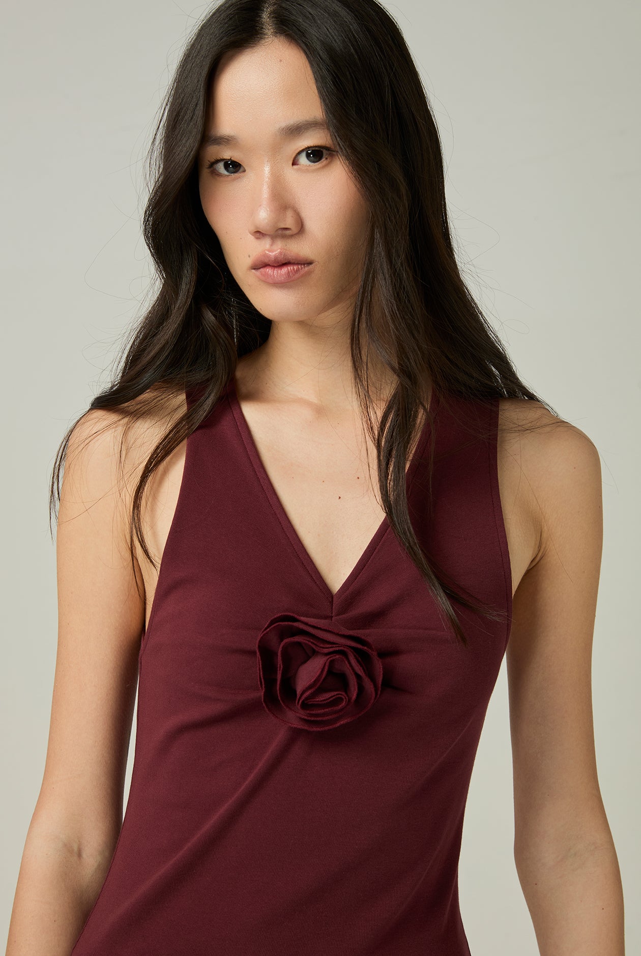 ROSETTE SLEEVELESS TOP