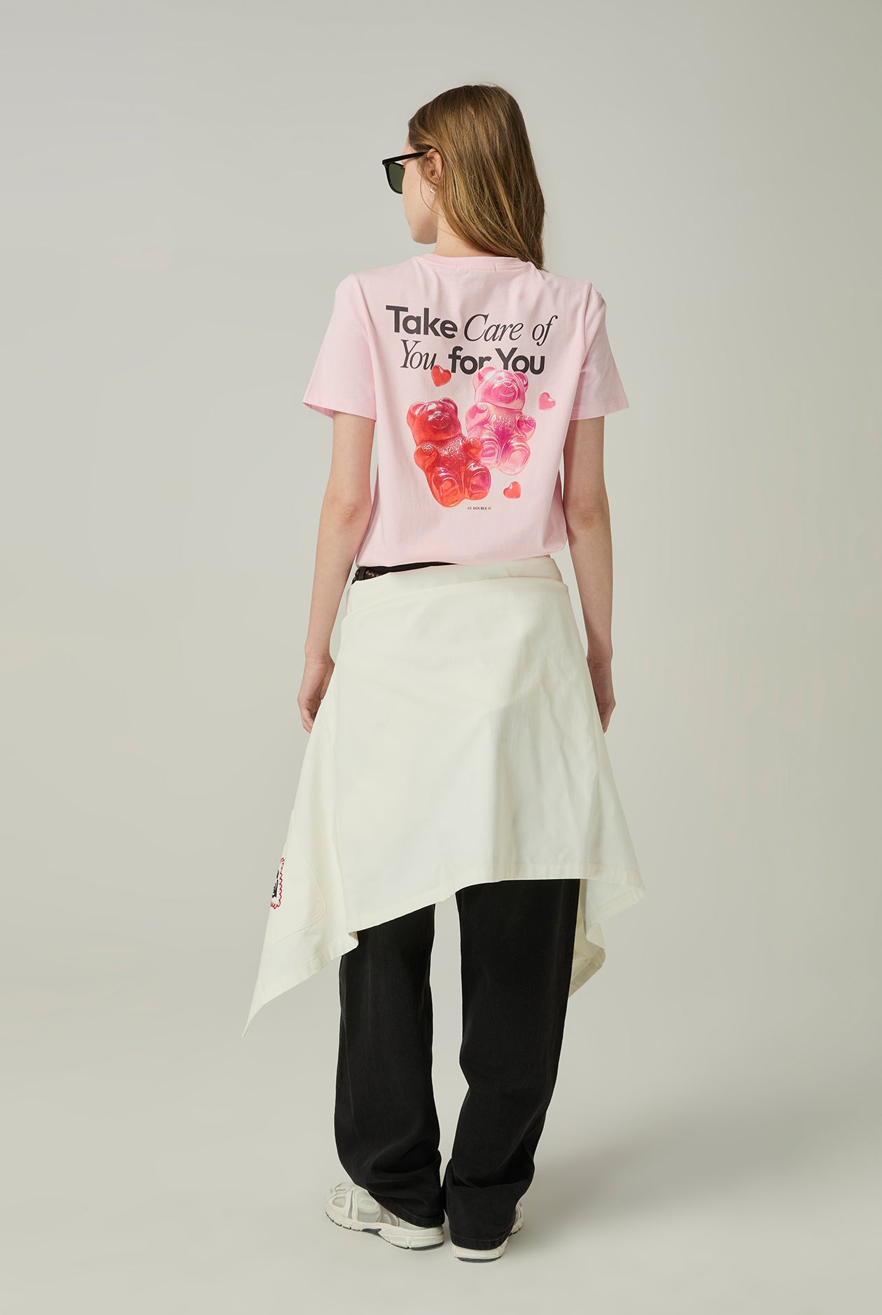 GUMMY BEAR GRAPHIC TEE