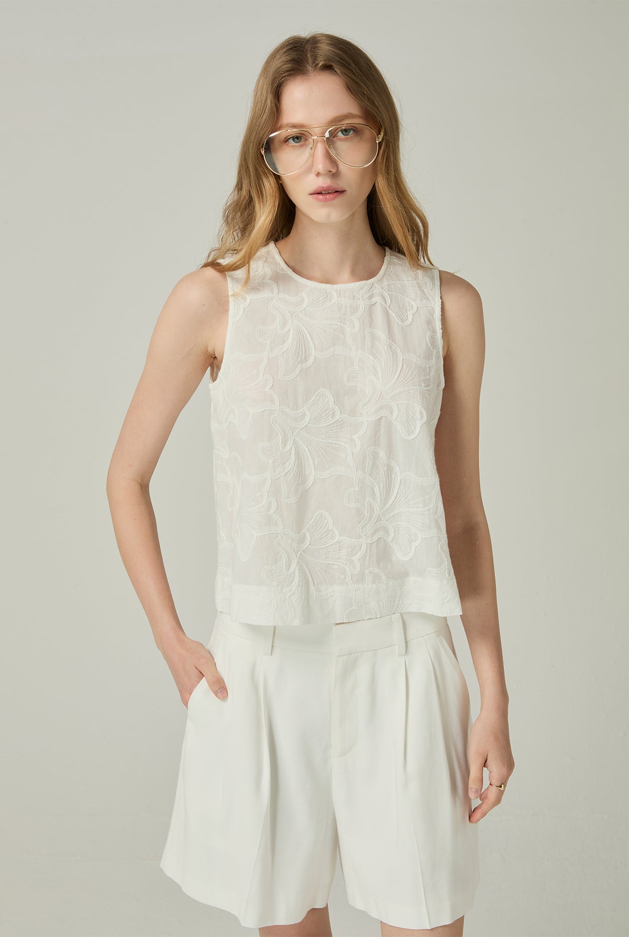 EMBROIDERED SLEEVELESS BLOUSE - CC Double O Official Store