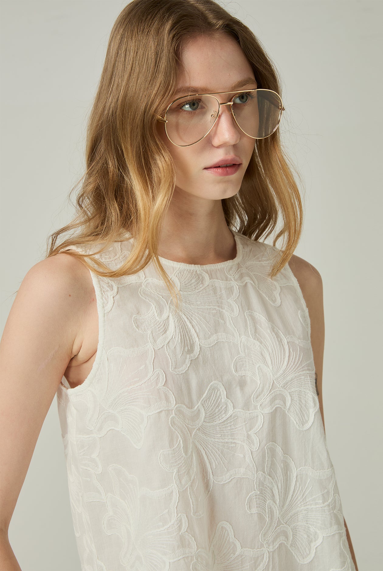 EMBROIDERED SLEEVELESS BLOUSE - CC Double O Official Store